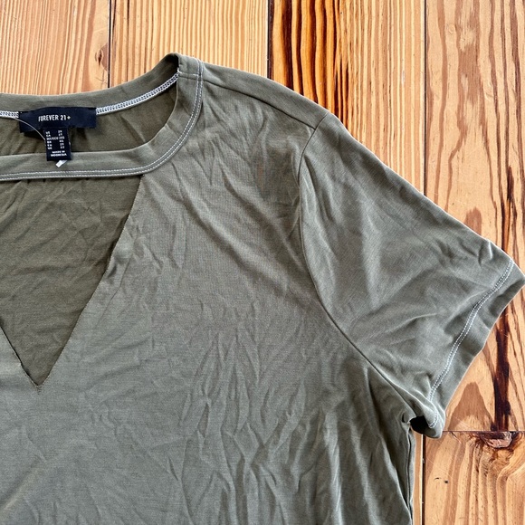 NWOT Forever 21 deep v neck tee - Picture 3 of 3